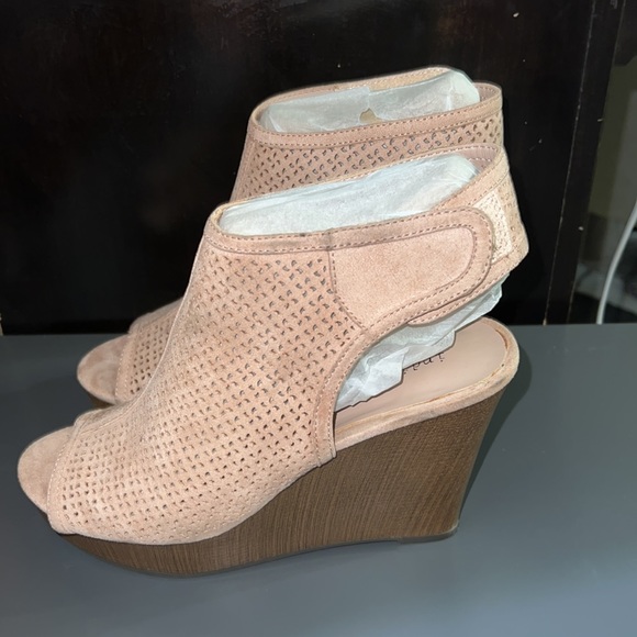 Mauve Wedges - Picture 3 of 6